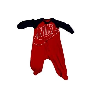 ♥️ 💙 Nike Red and Blue Baby one-piece sleeper 6 months